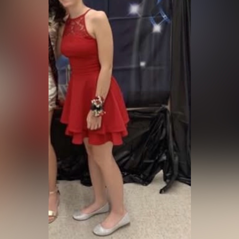 Elegant Red Sleeveless Dress